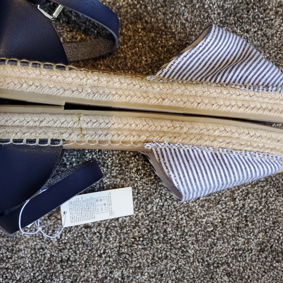 Espadrill Sandals - Picture 7 of 7